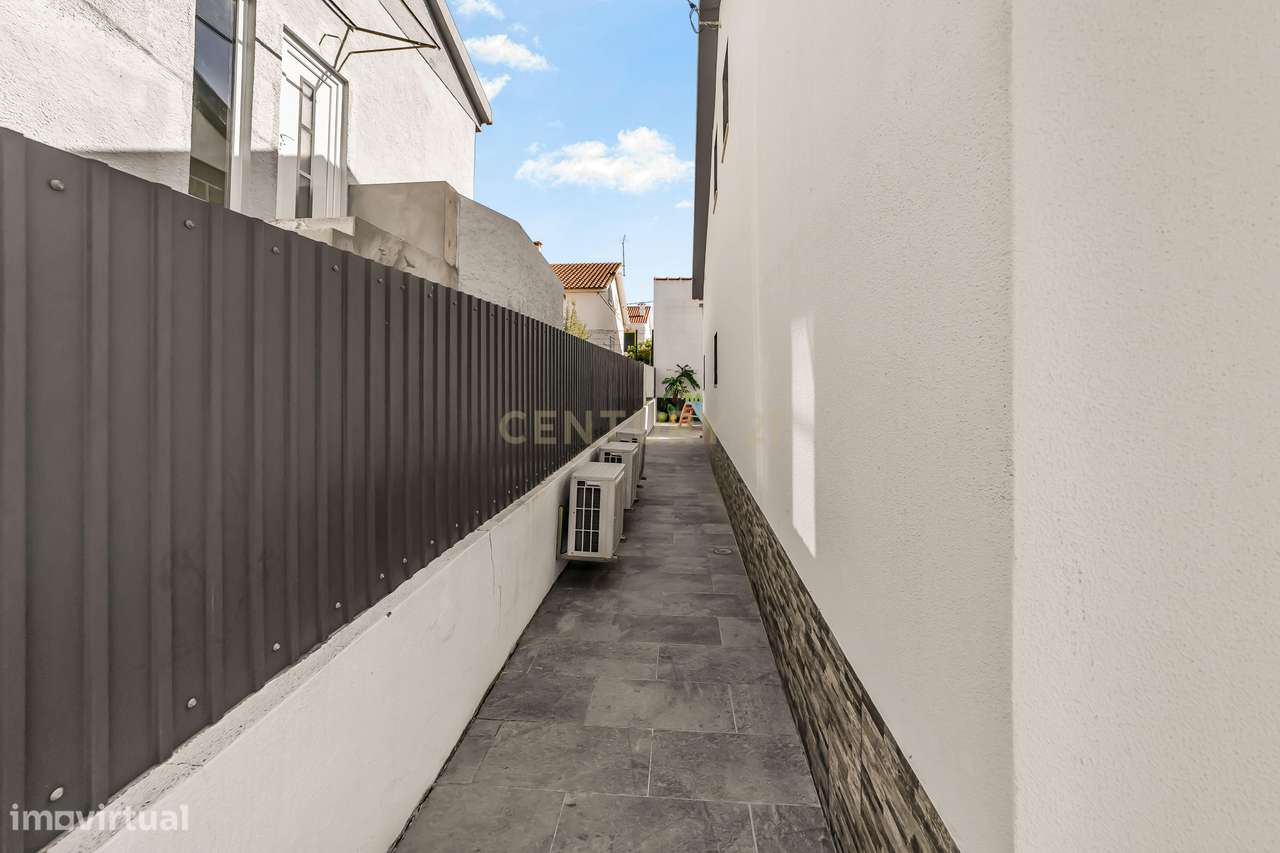 Moradia T3 isolada com garagem, Quinta do Conde-45