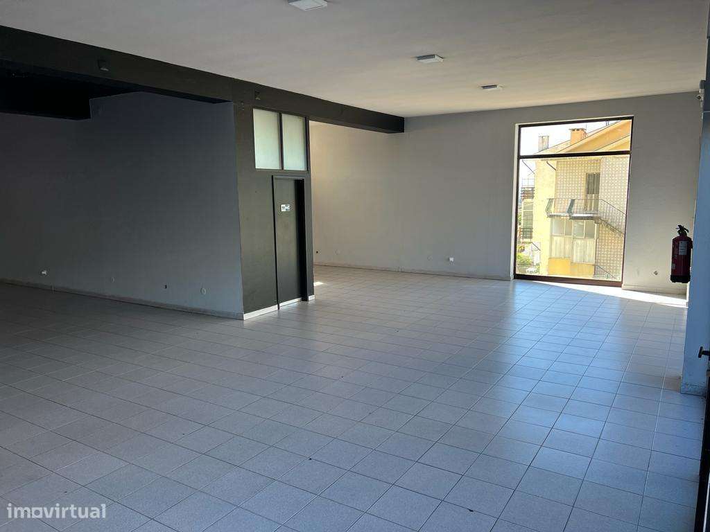 Espaço comercial com estacionamento e Excelente localização - Grande imagem: 5/9