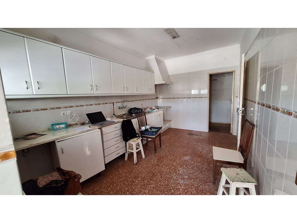 Moradia T3 no Mucifal, Colares, com terreno de 1165 m-12