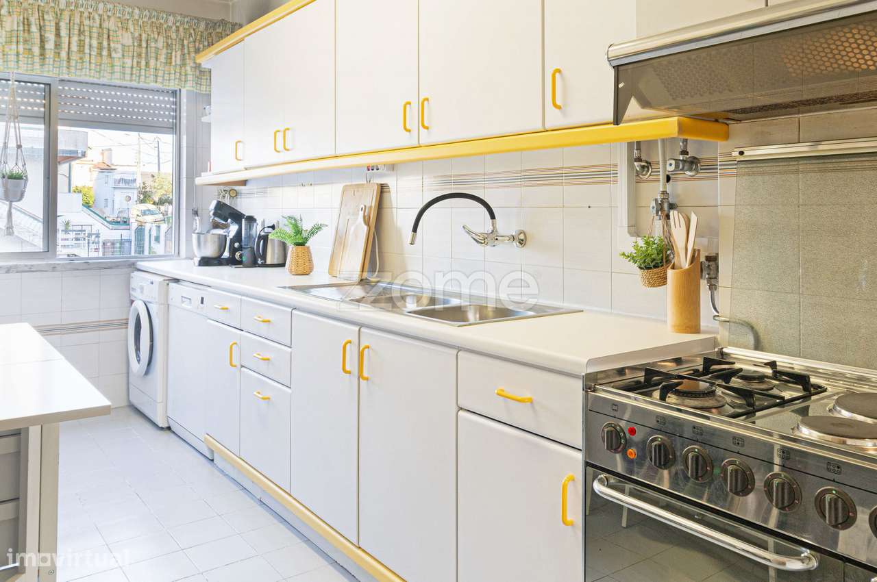 Apartamento T3 c/ Arrecadação, Vale de Milhaços - Corroios-5