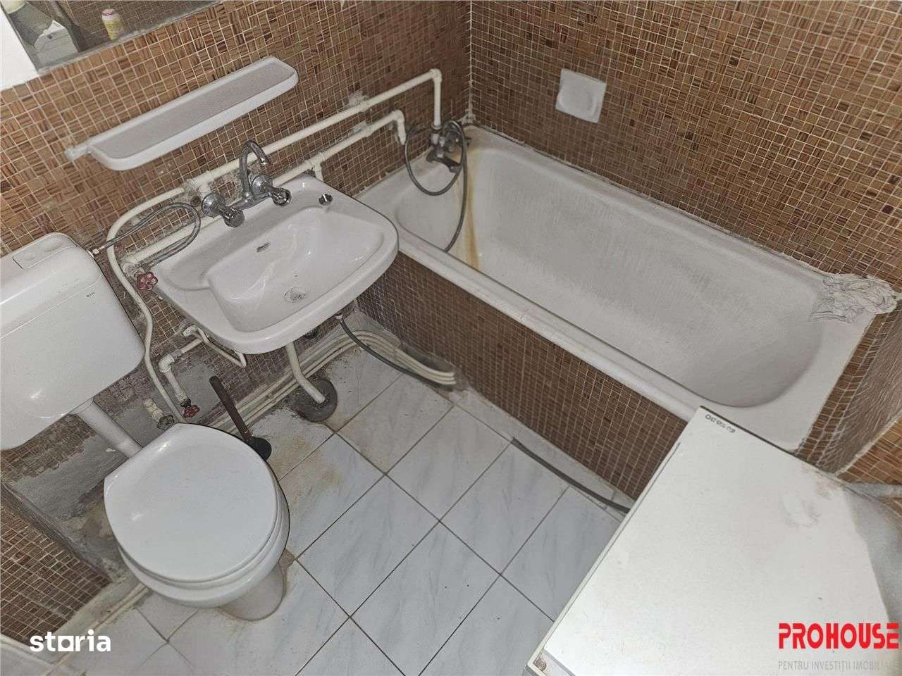 Buhusi - 3 camere  - etaj 3-7