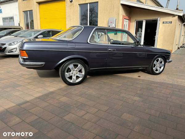 Mercedes-Benz W123 - 5