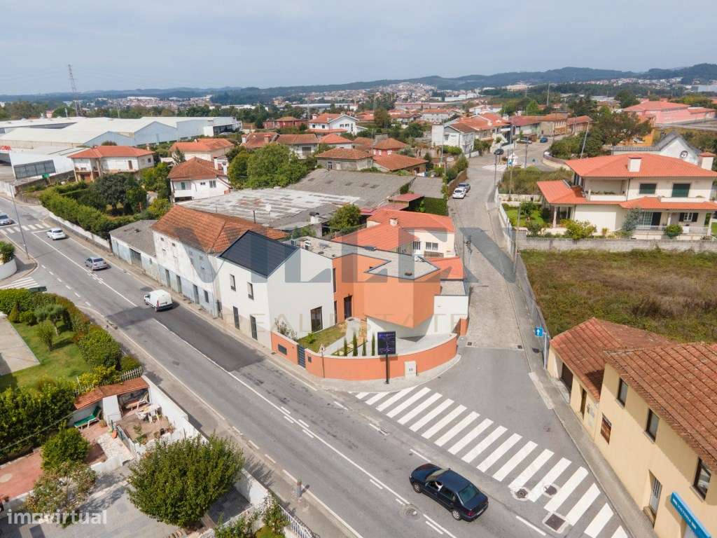 Moradia T3 de Luxo na Trofa-35