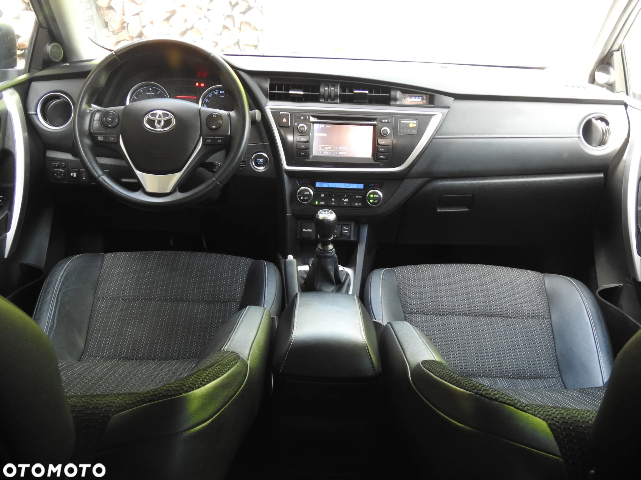 Toyota Auris 1.6 Prestige - 5