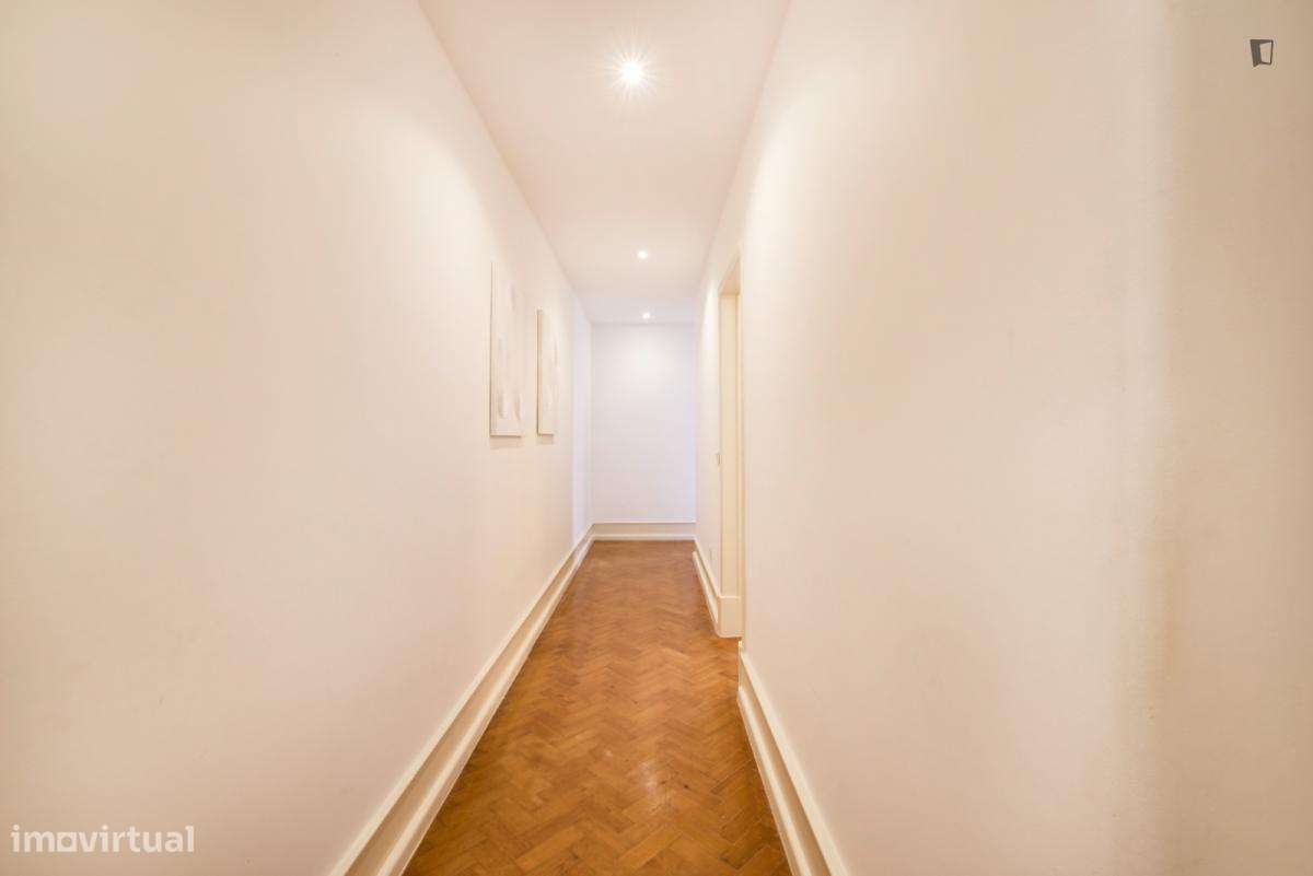 Quarto - localizado em Marquês de Pombal Lisbon - Grande imagem: 4/6