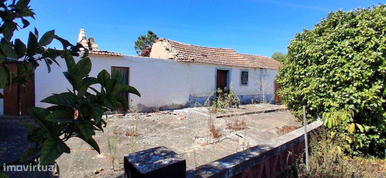 Moradia para recuperar em Frade de Cima / Alpiarça-Almeirim - Grande imagem: 3/11