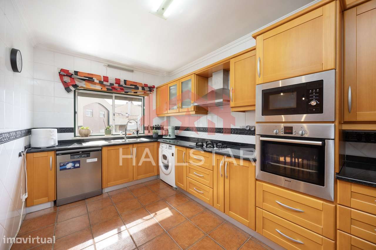 Apartamento T3+1 Duplex / Aquecimento Central / Garagem / Planalto - Grande imagem: 4/54