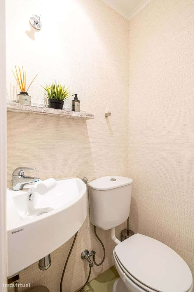 Apartamento t2 à venda na Rua Doutor António Dias Pinheiro-29