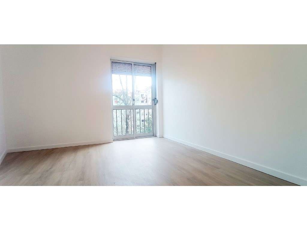 T2 Cacém em zona central perto de transportes-19