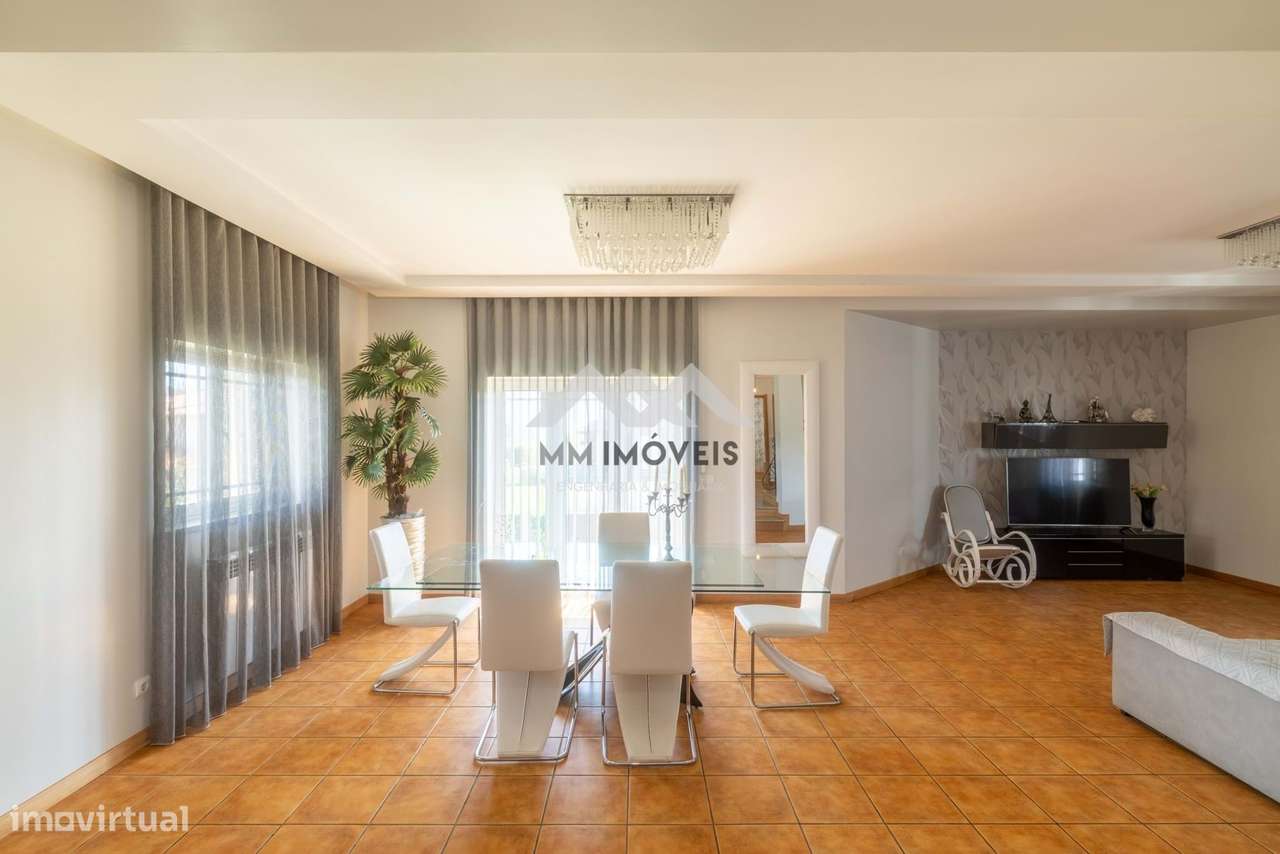 Moradia T4 | Piscina | Jardim | 4 frentes | Praia Fluvial-30