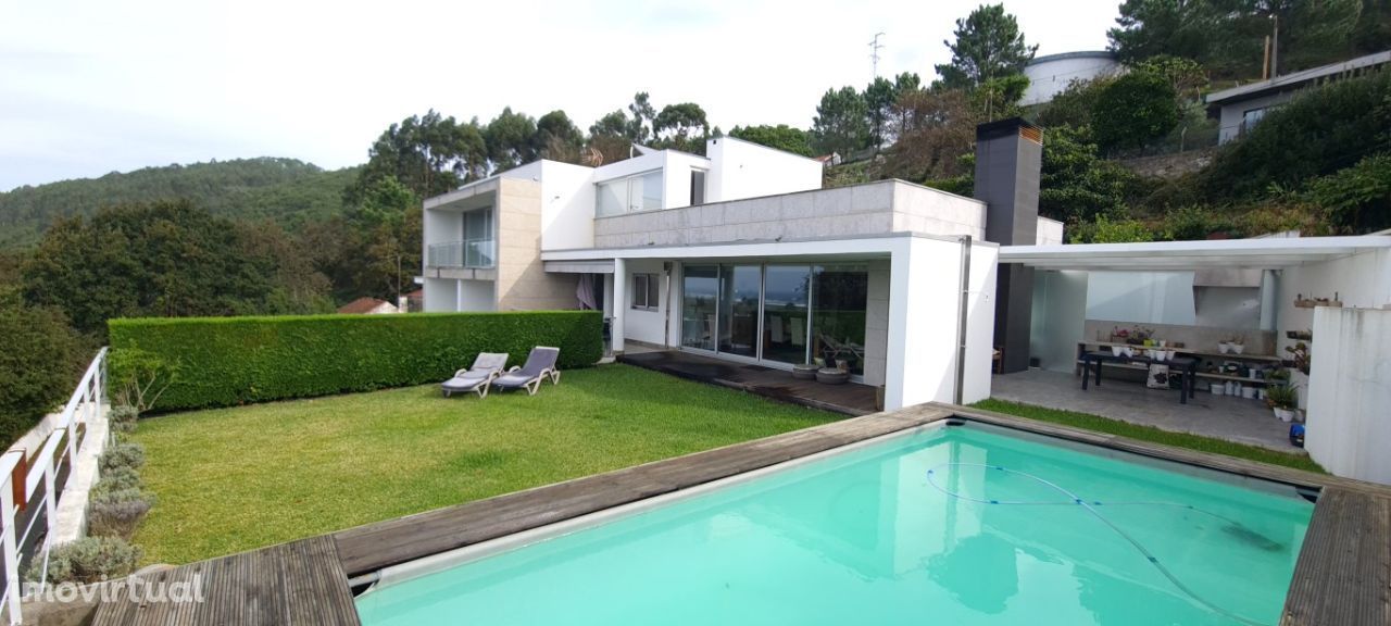 Moradia independente com piscina em Areosa, Viana do Castelo