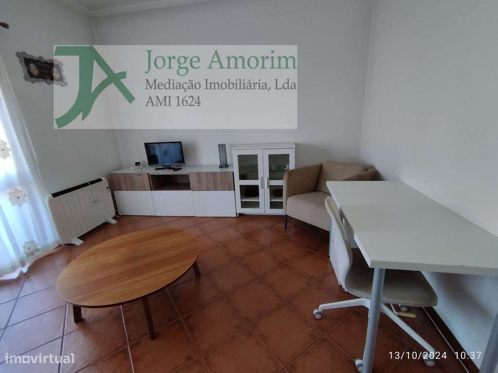 T2 Senhora da Hora - Excelente Localização! Lugar de garagem e arrumo - Grande imagem: 2/16