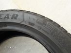 GOODYEAR ULTRAGRIP 8 245.45.18 - 8