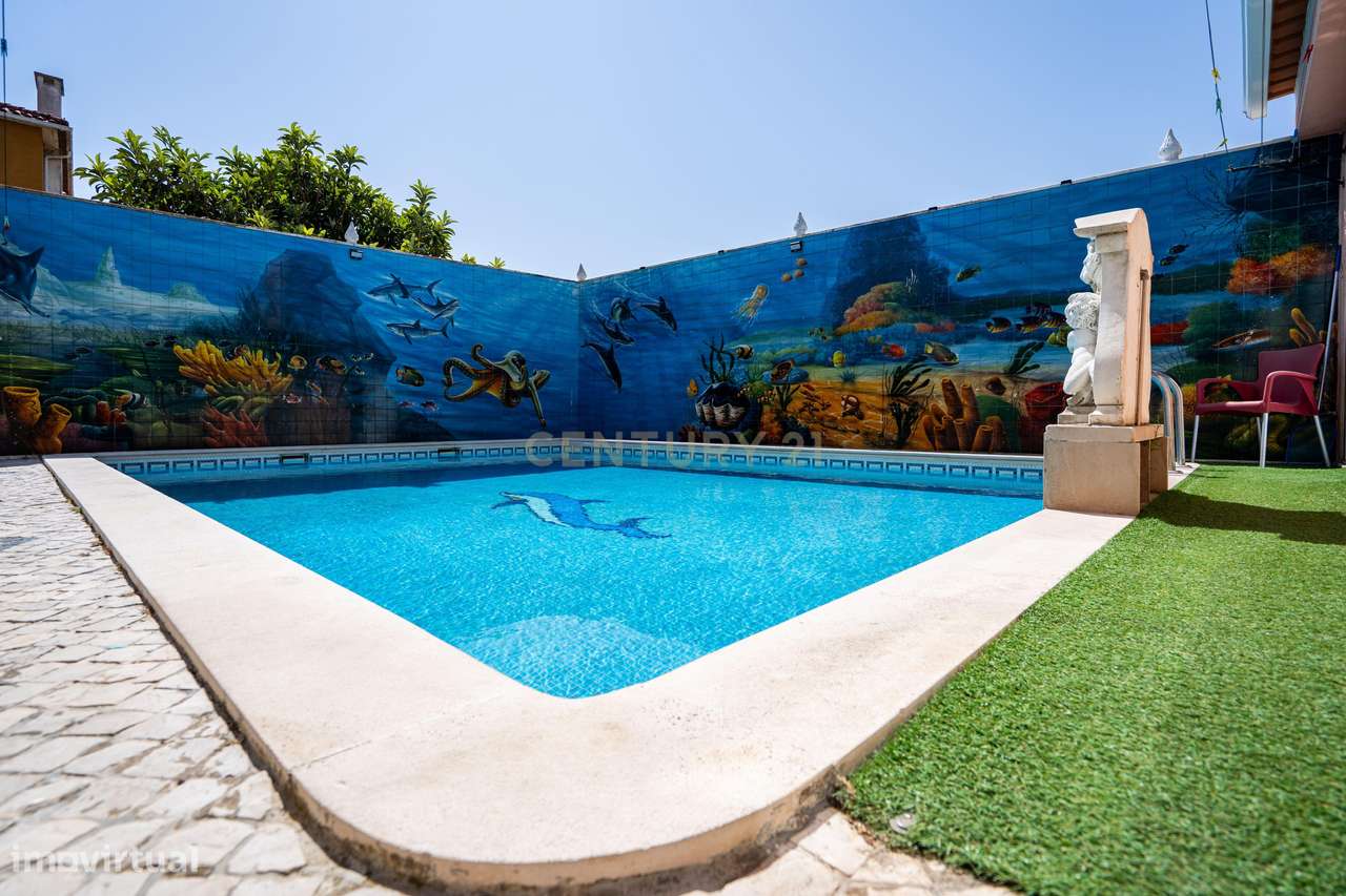 Moradia T4 em Porto Salvo com jardim e piscina - Grande imagem: 4/26