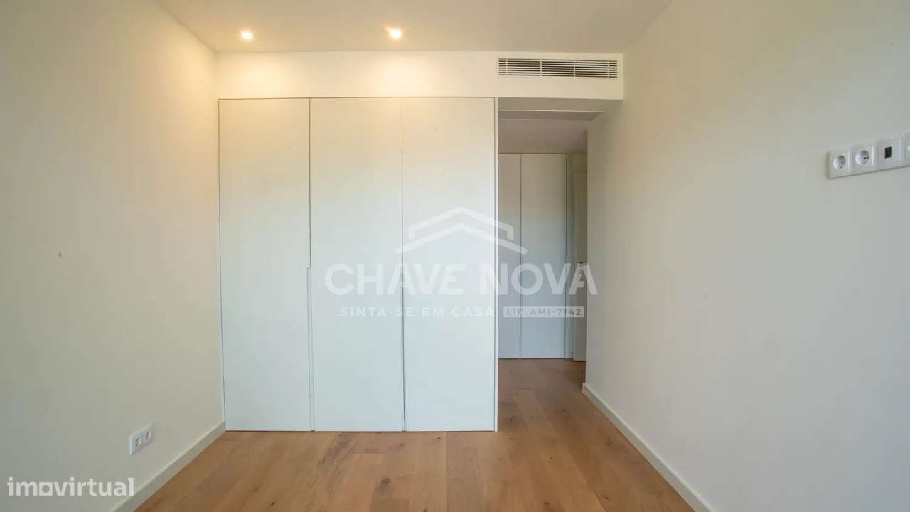 T2 c/ Garagem e Piscina em Oliveira do Douro-29