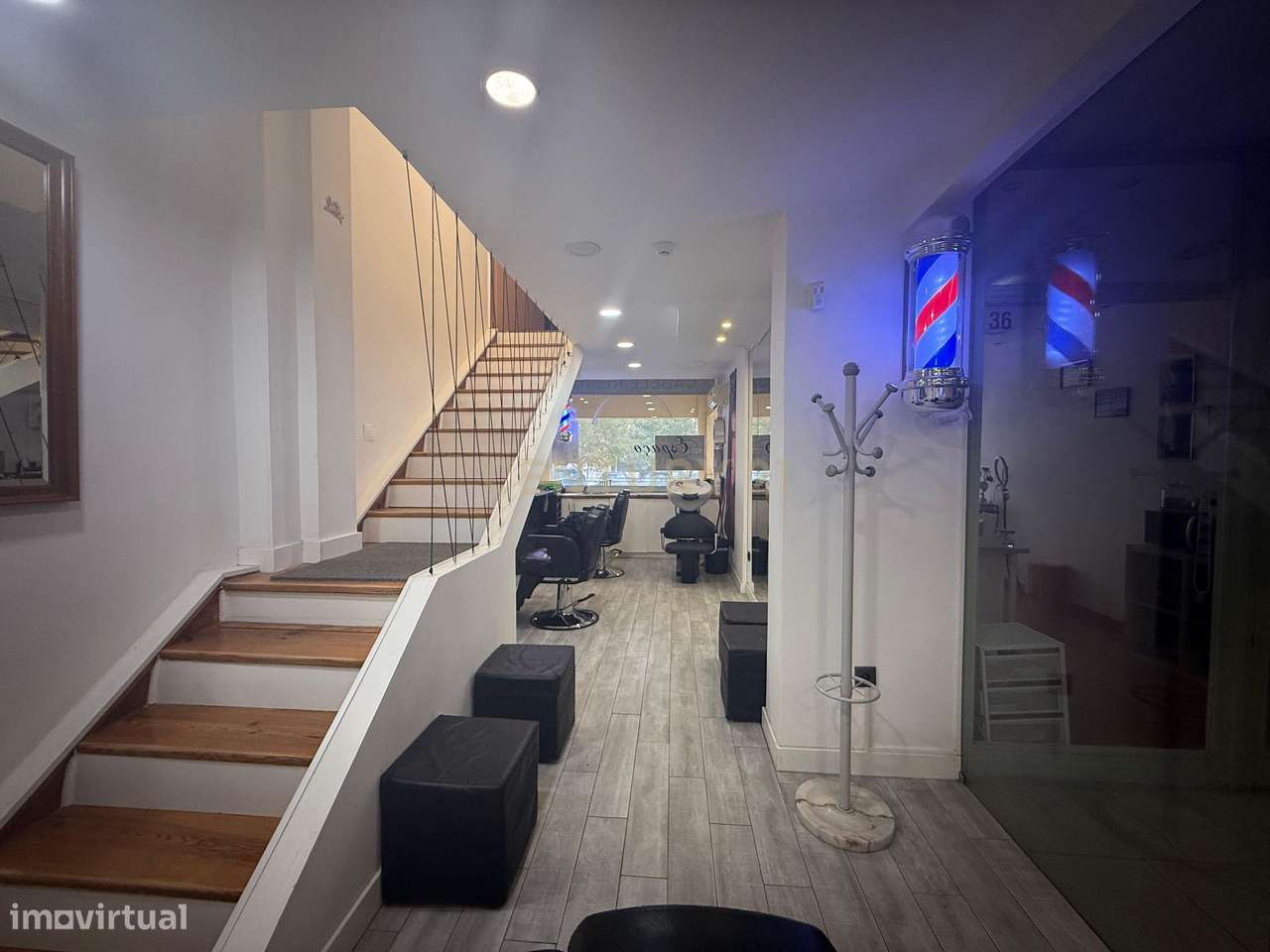 Loja totalmente equipada  – Santo António dos Cavaleiros-9