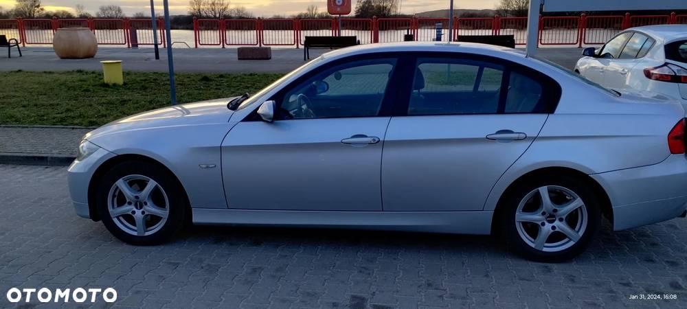 BMW Seria 3 320i - 8