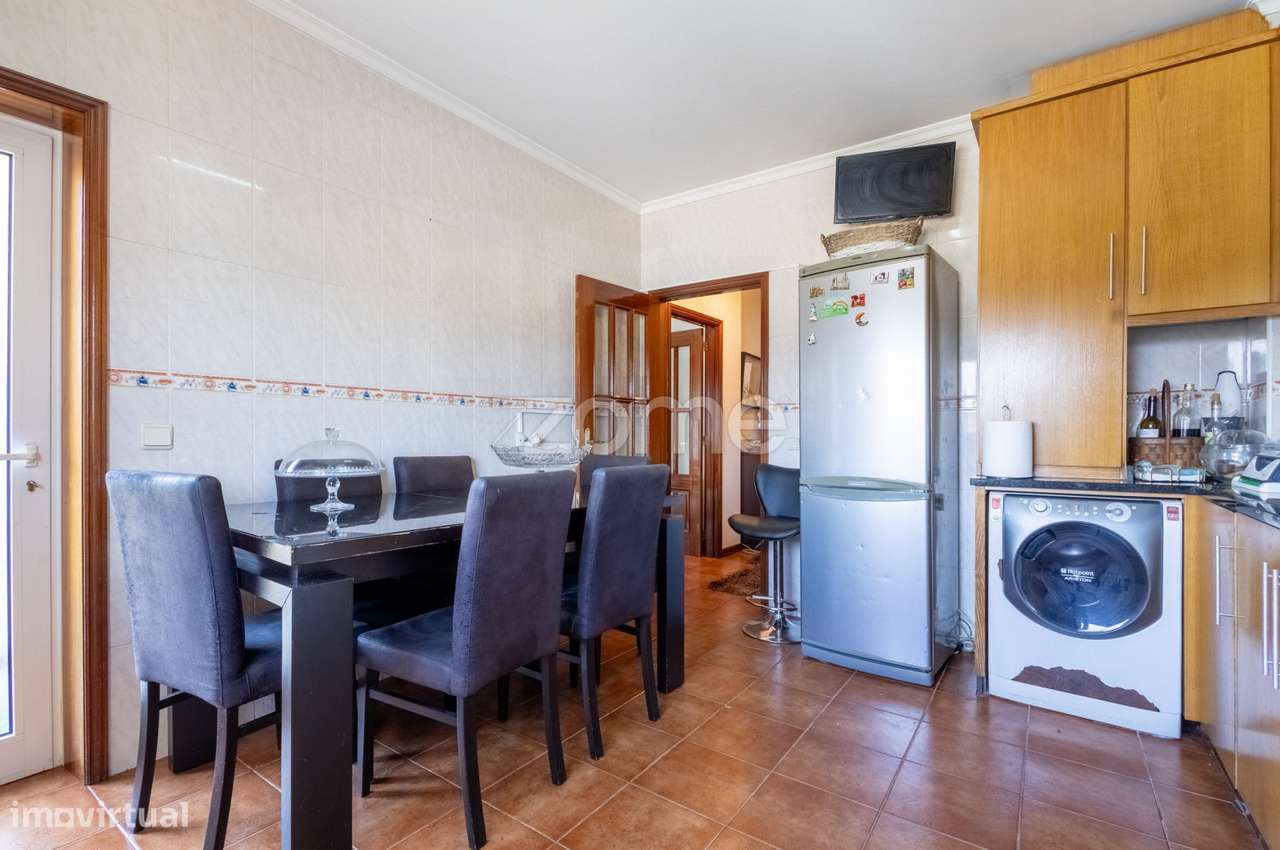Apartamento T3 com terraço e lugar de garagem-8