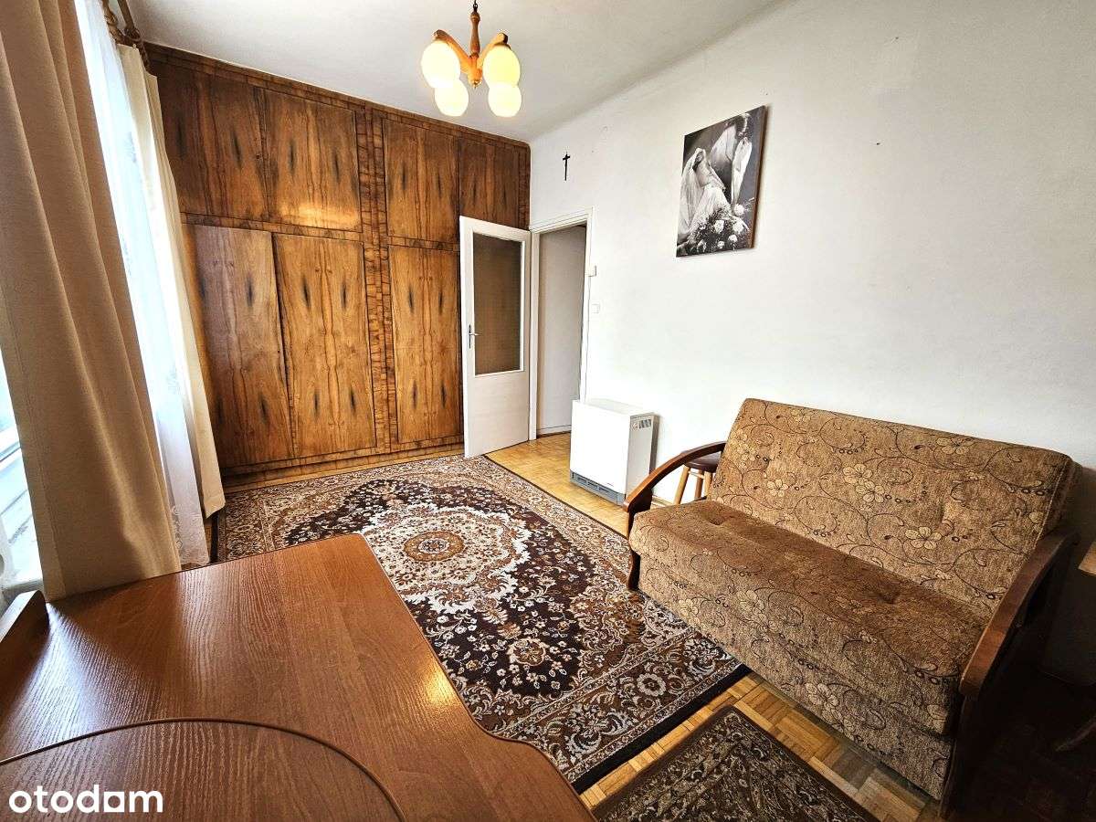 Duże, jasne mieszkanie trzypokojowe w samym centrum Błonia-4