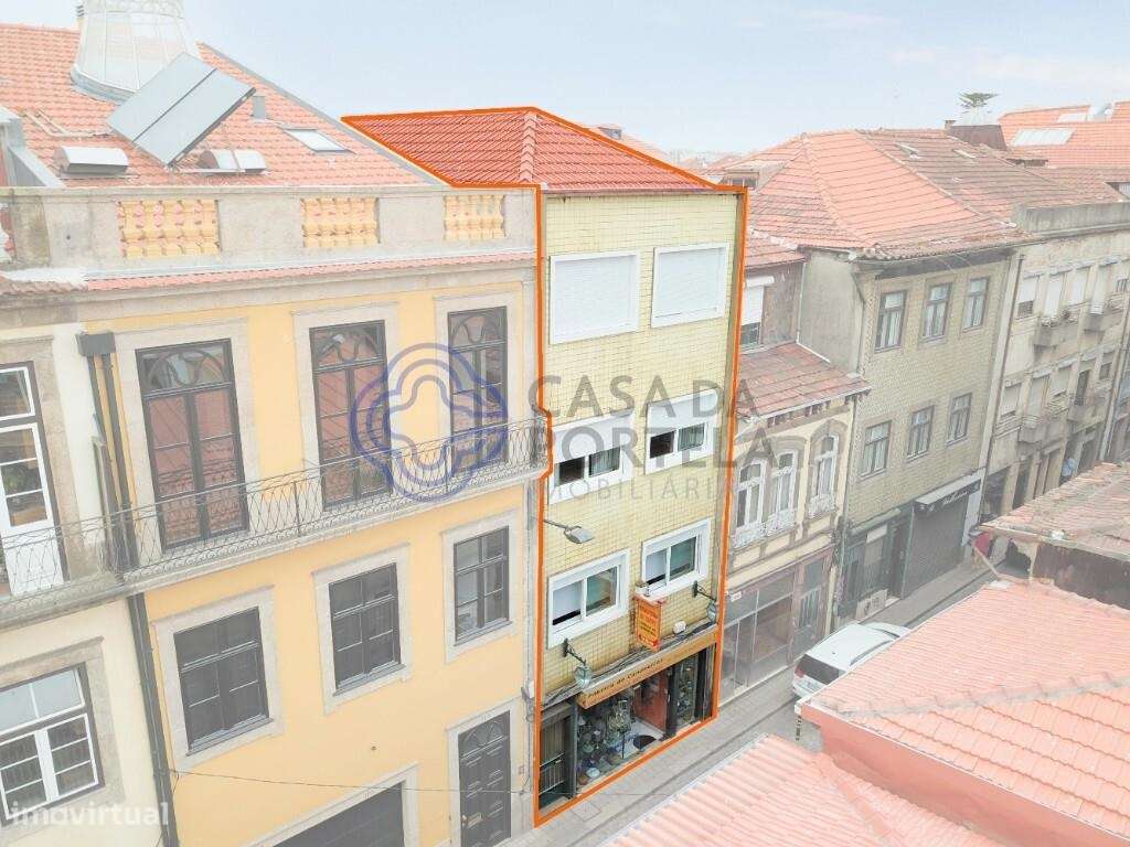 Venda de Prédio na Baixa do Porto, junto à Praça da República. - Grande imagem: 2/37