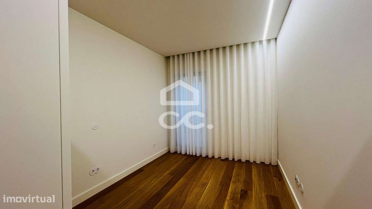 Apartamento T3 de Design Exclusivo no Coração da Baixa de Setúbal-20