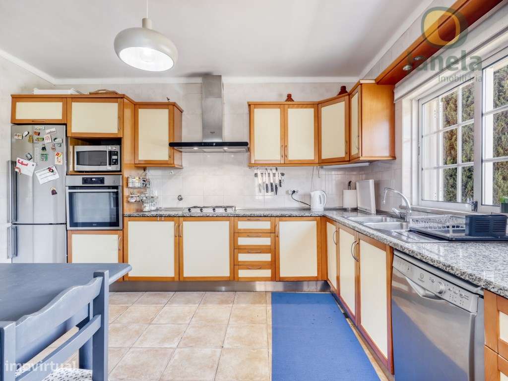 Moradia T3 com Garagem e Piscina no Vila Sol-24