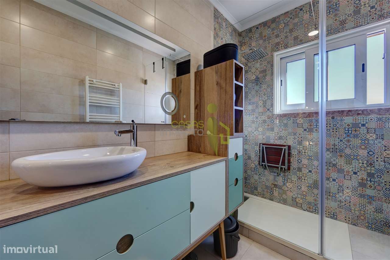 Moradia Clássica T3 transformada em T4, em Rio de Mouro, Sintra-22