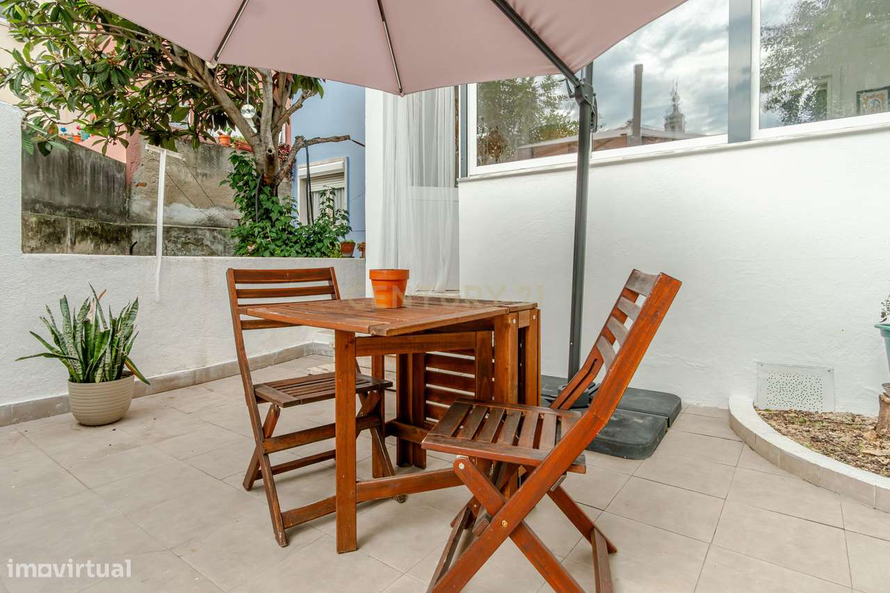 T1 Renovado com Terraço na Ajuda, Lisboa-16