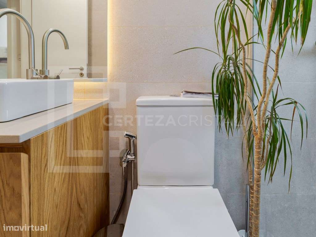 T2 integralmente renovado com piscina, jardim e arrecadação | Penha...-18