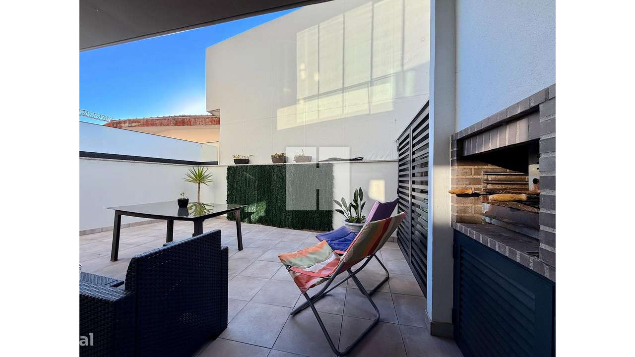 Apartamento T3 Seminovo c/ Terraço-15