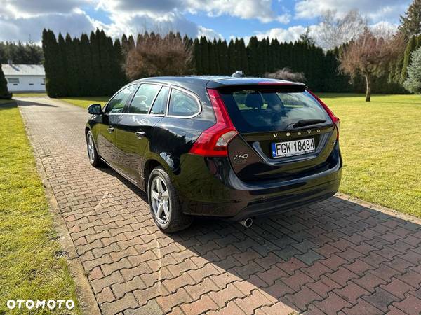 Volvo V60 D2 Drive-E Momentum - 14