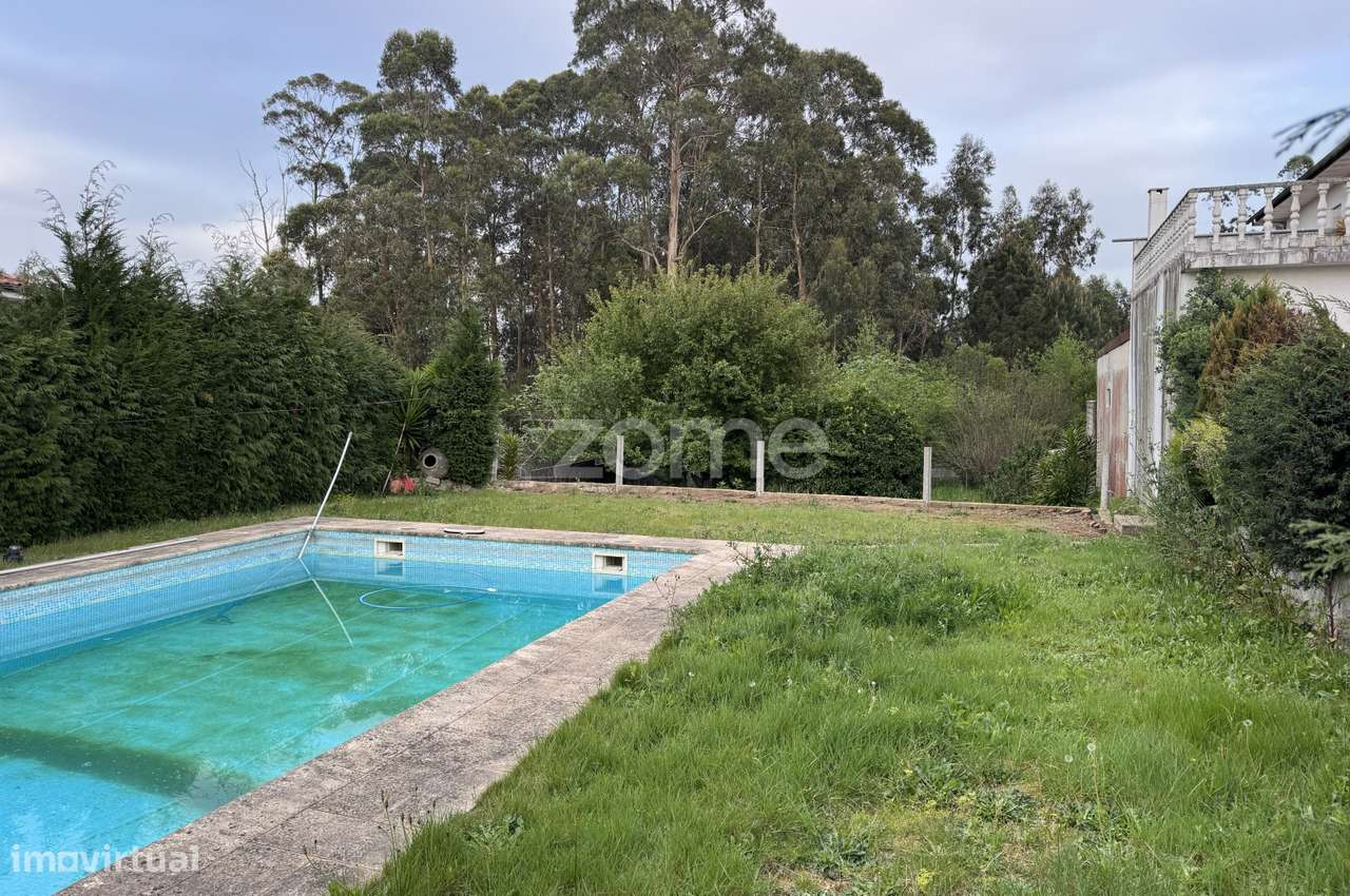 Terreno Urbano com Piscina, para Venda - Grande imagem: 4/9