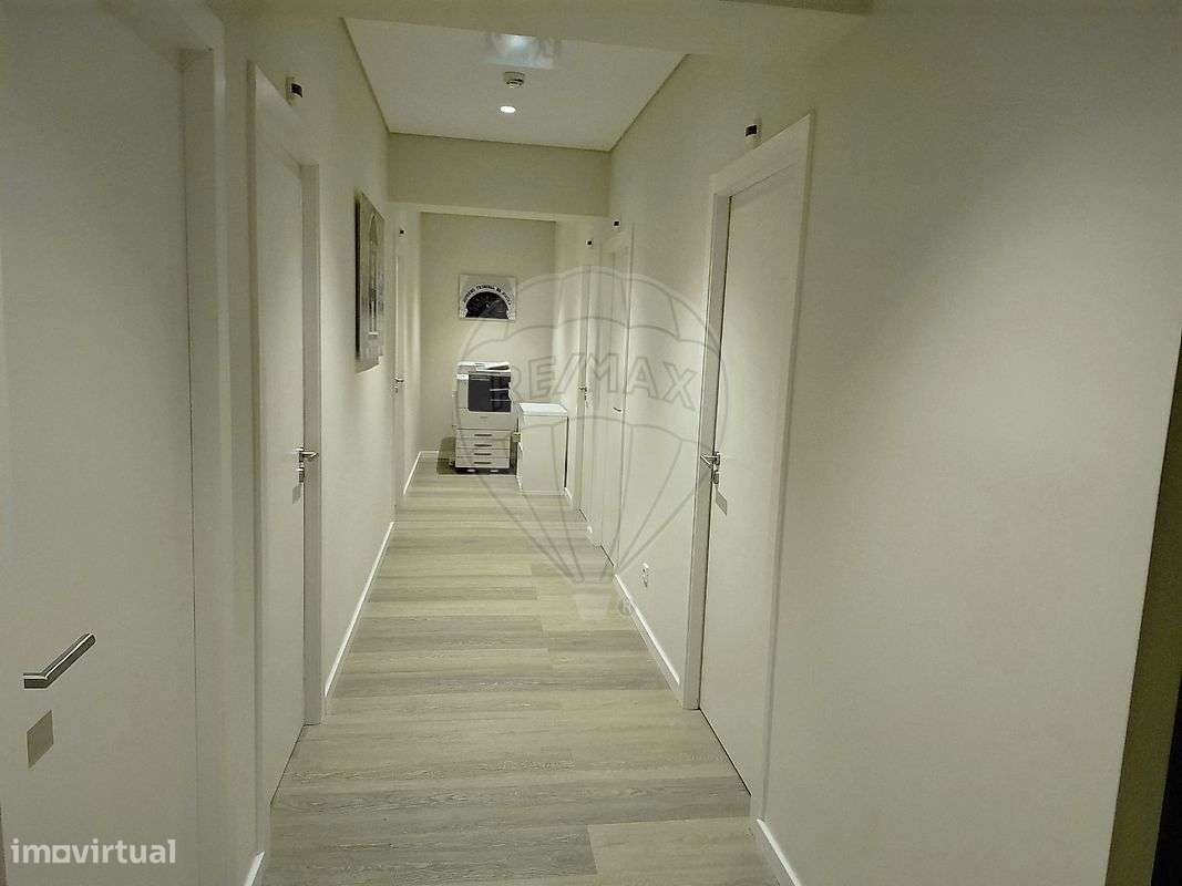 Escritório  para arrendamento - Grande imagem: 5/10