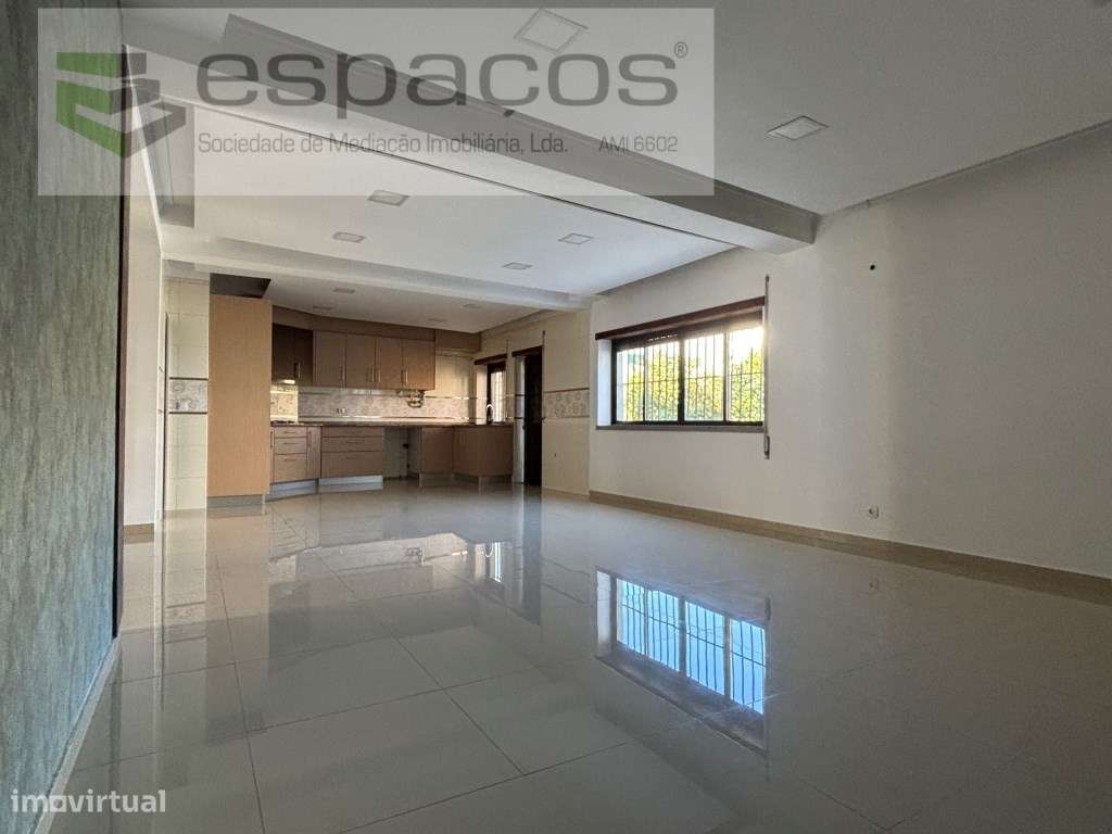 Moradia - Grande imagem: 2/24