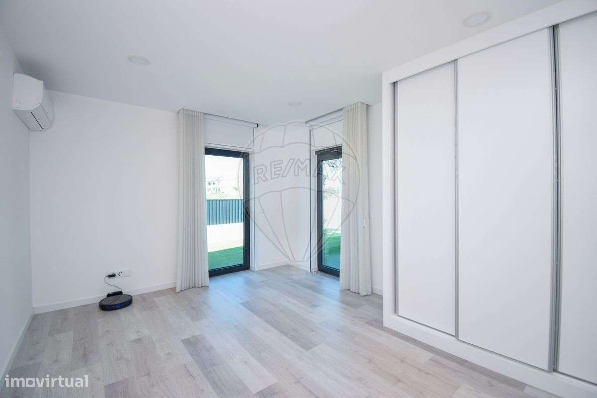 Moradia T5 para venda-18