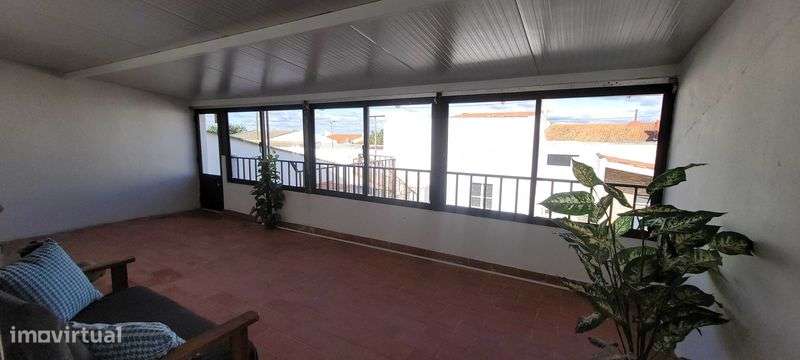Moradia com garagem, duas frentes e melhorias recentes Trigaches Beja - Grande imagem: 4/9
