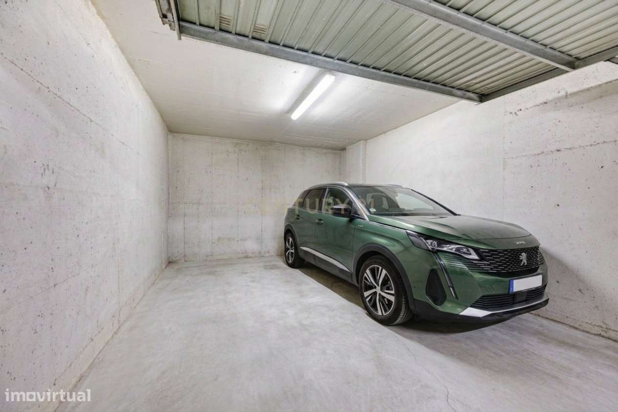 Apartamento T3 | Terraço, Box e Arrecadação | Urbanização da Ribeirada-26