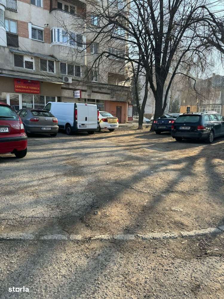 Vand teren in Bacau pe strada Frasinului { in spate la piata sud } - Imagine principală: 3/8