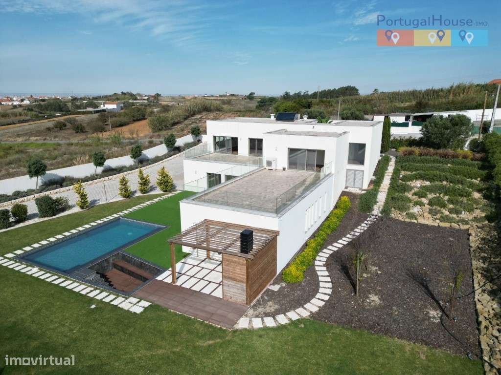 Moradia T4 de Luxo com terreno de 5.300 metros quadrados-6