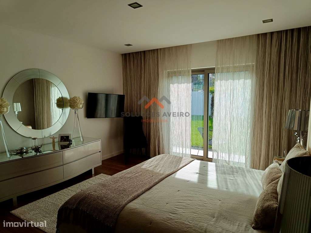 Moradia Contemporânea de Luxo com jardins tropicais e Design Exclus...-35