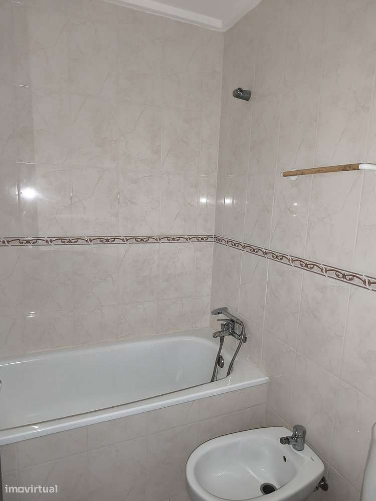 T1 Lisboa - Av. Almirante Reis, Bem Conservado, Junto ao Metro.-10