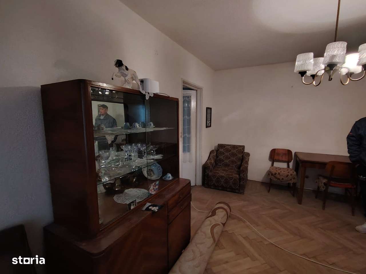 Pret redus!!!Ap 2 camere cauta sa fie modernizat- Micro 9-3