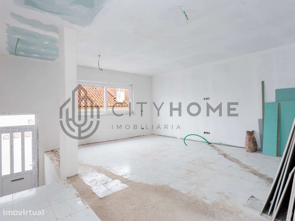 Moradia T2 em renovação com piscina no centro de Ferragudo - Grande imagem: 2/20