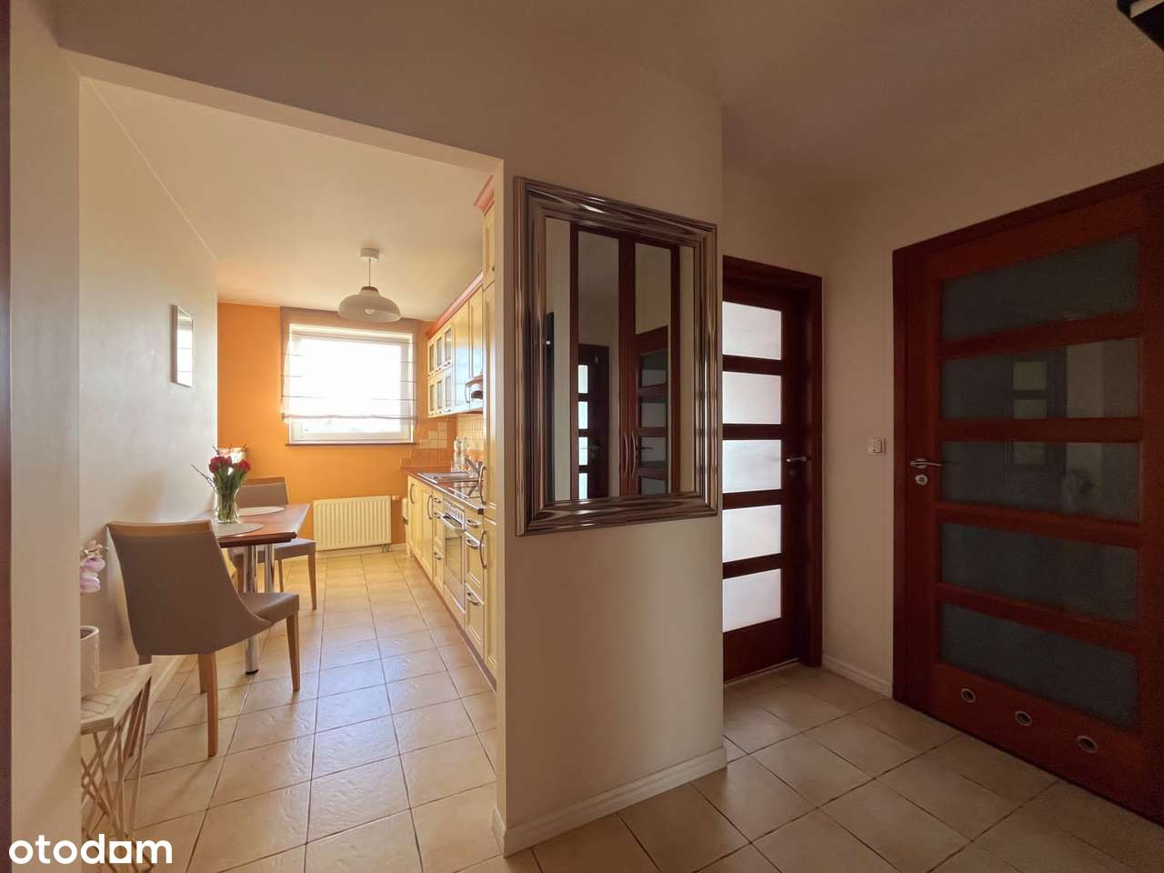 Mieszkanie 2 pokojowe + kuchnia- Stacja metra STOKŁOSY-9