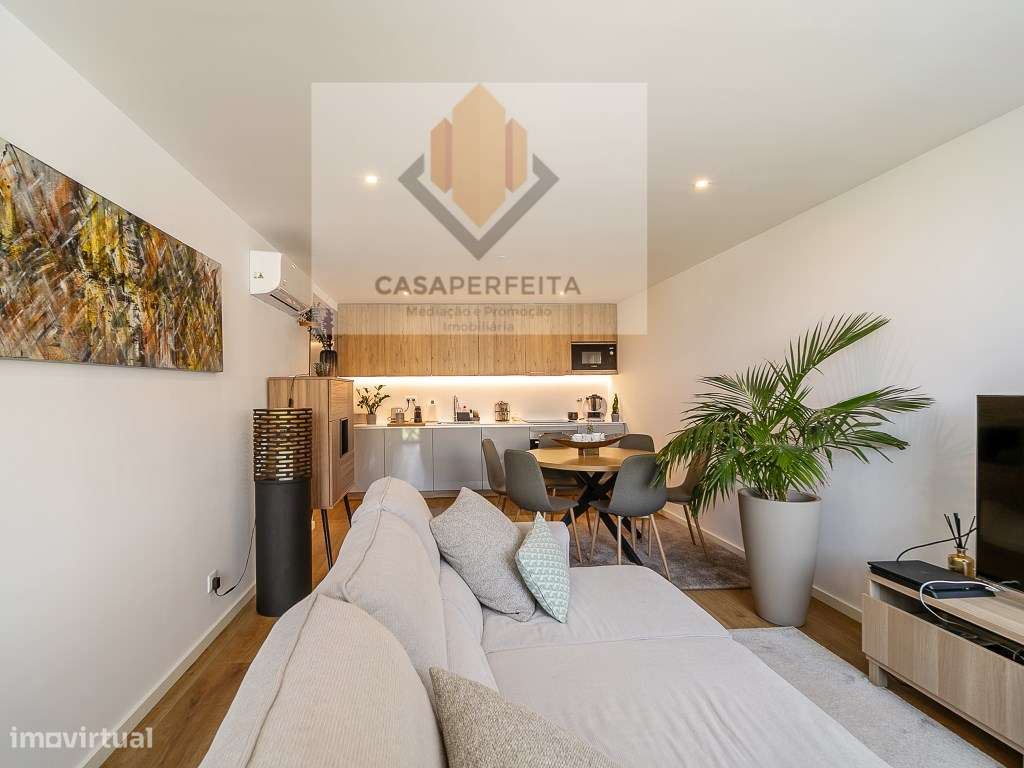 Fantástico T1 com Varanda Junto à Exponor - Leça da Palmeira-12