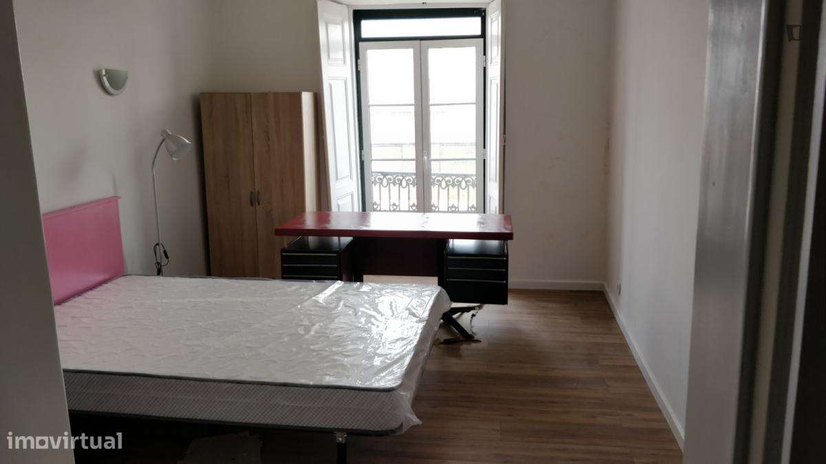 Quarto - localizado em Santos Lisbon - Grande imagem: 4/10