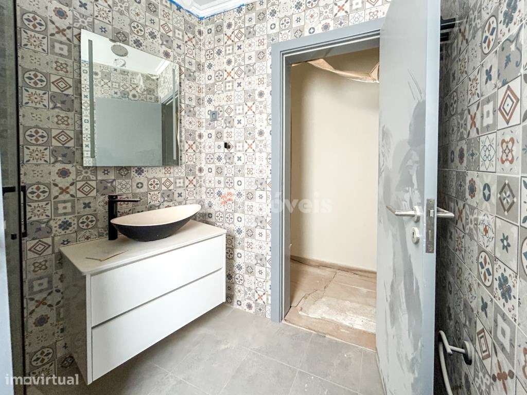 Apartamento Duplex T2 com varanda Totalmente Remodelado - Centro hi... - Grande imagem: 5/43