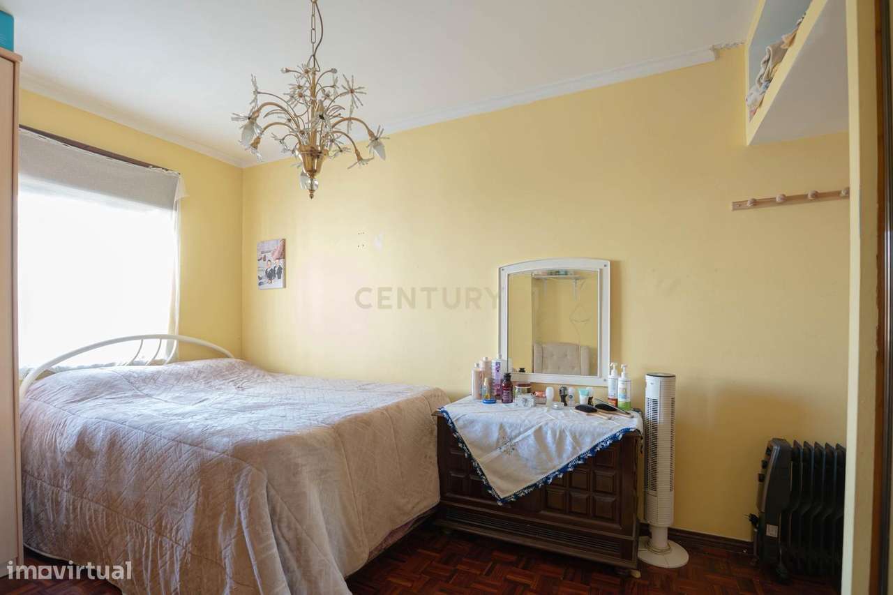 Apartamento T2 Usado – Excelente Potencial de Valorização-12