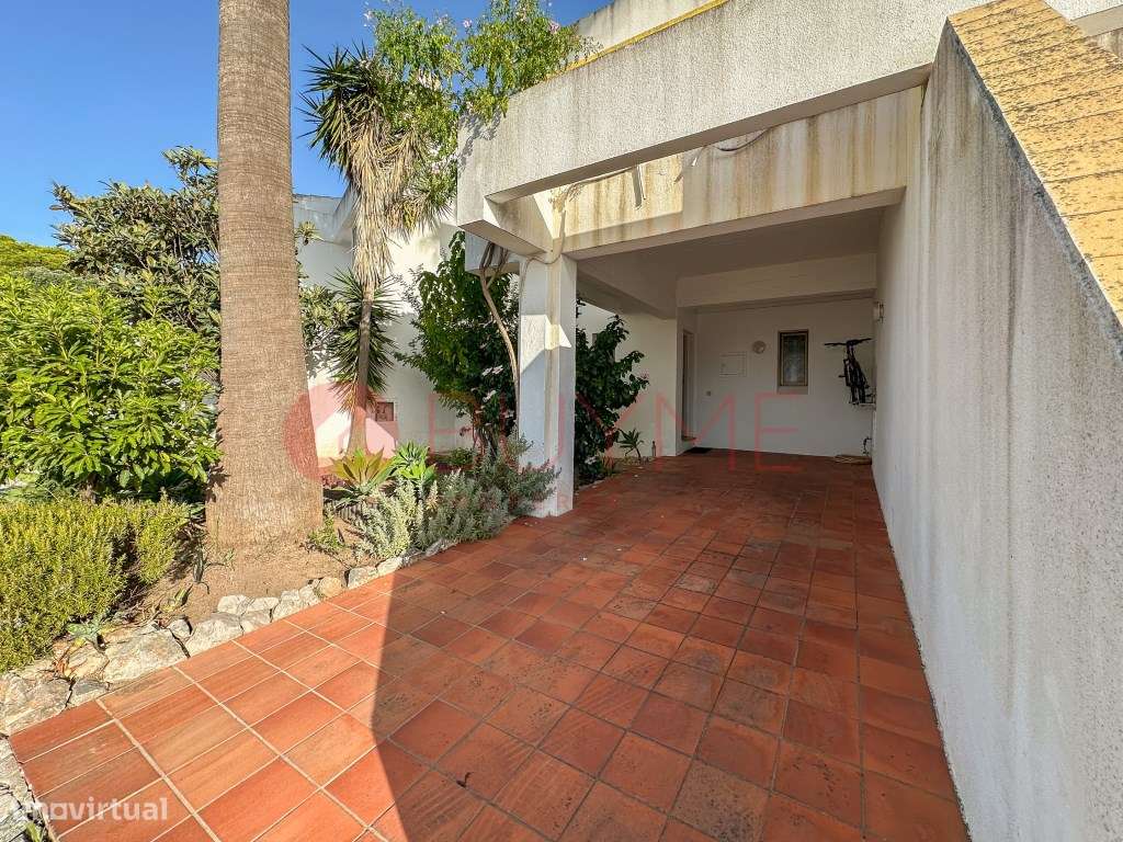 Moradia em Banda T2 em Condomínio com Piscina e Jardins | Vilamoura-22