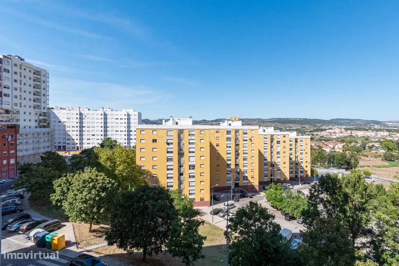 Excelente apartamento T2, com 2 elevadores em Loures.-26